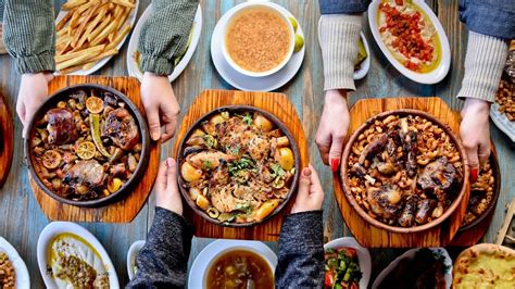 أطباق الطاجن والفخار